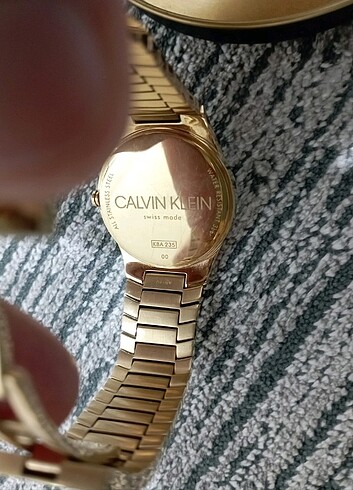 Beden altın Renk Calvin Clein K8A235 model saat