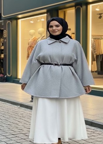 Gri Kemerli Uzun Kadın panço