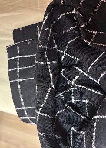 Kadın Siyah Ekose Pilili Kumaş Pantolon - Görsel 3