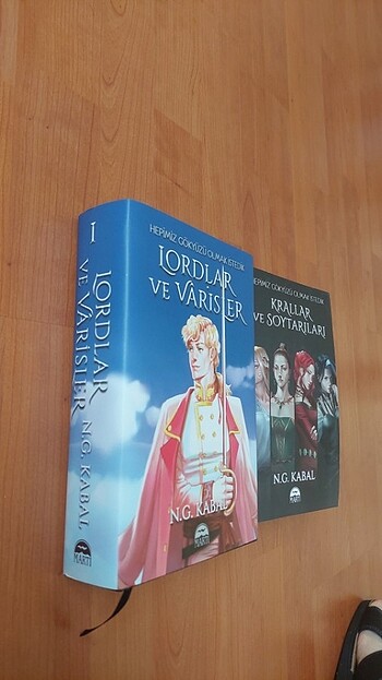 lordlar ve varisler, krallar ve soytarıları 1 ve 2. kitap