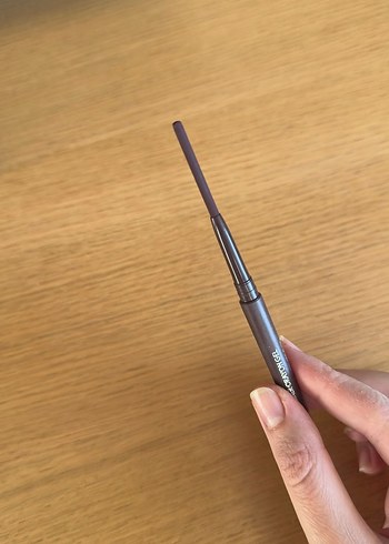 MAC Koyu Mor Göz Kalemi - Görsel 3