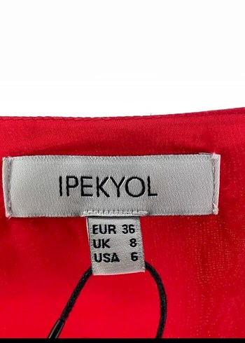ipekyol Kırmızı V Yaka Kısa Kollu Kemerli Bluz