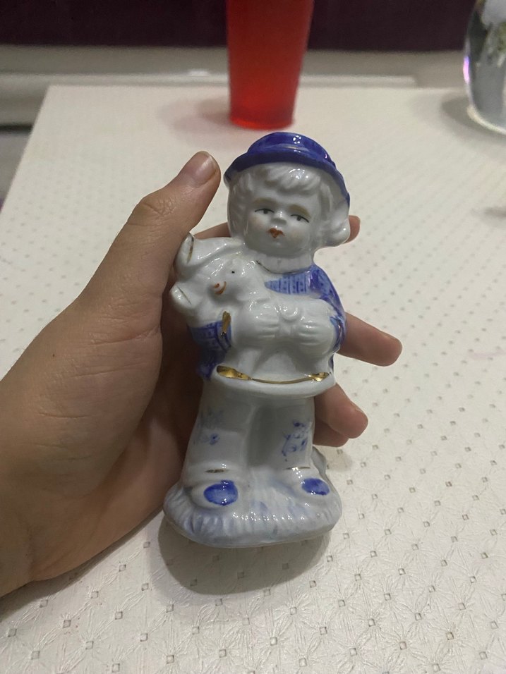 Mavi Detaylı Gri Seramik Figürin - Görsel 2