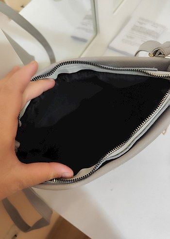 Zara Zincir Detaylı Gri Deri Kadın Çanta