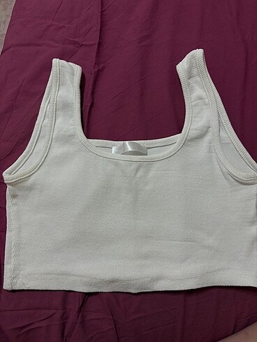 Beyaz-Siyah crop