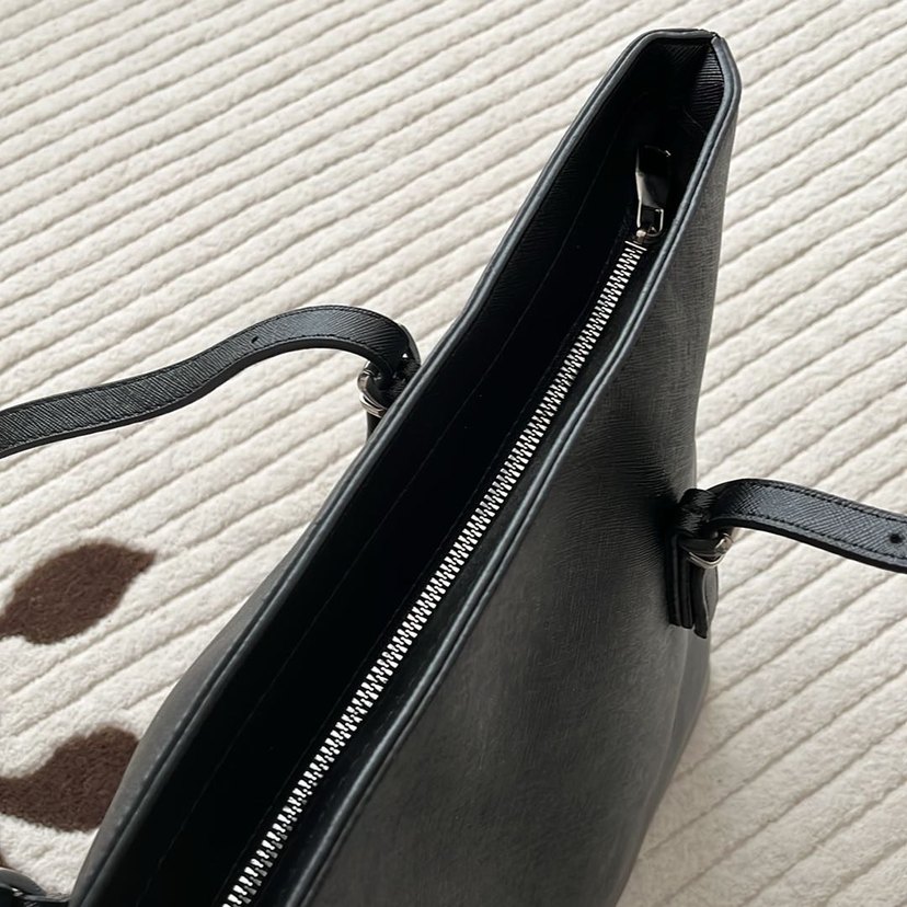 Siyah Deri Tokalı Kadın Çanta - Görsel 3