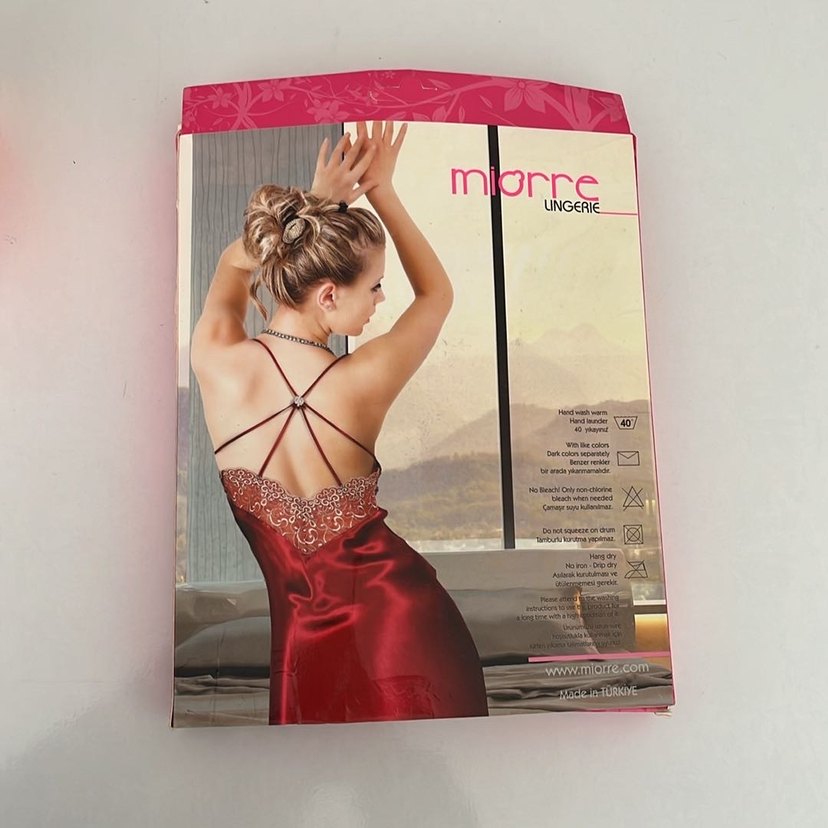 Kırmızı İşlemeli Mini Saten Gecelik - Görsel 2