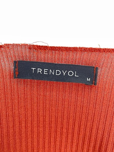 m Beden çeşitli Renk Trendyol & Milla Bluz %70 İndirimli.