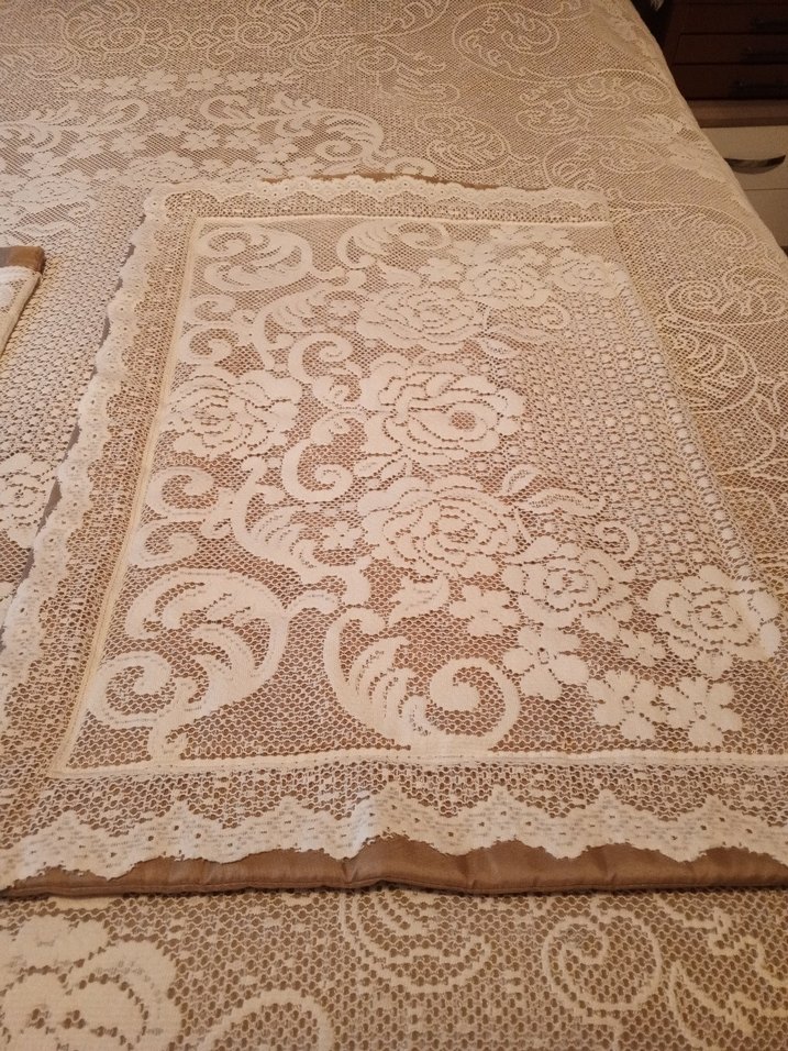 İşlemeli Beyaz Yatak Örtüsü - Görsel 3