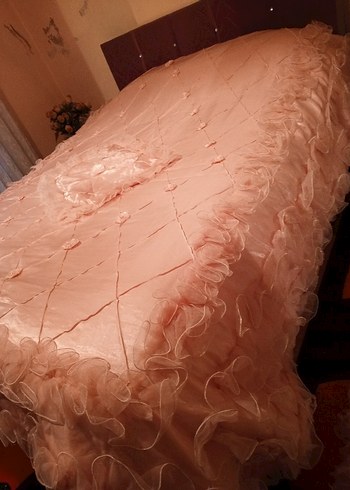 Nakışlı Pembe Yatak Örtüsü - Görsel 3