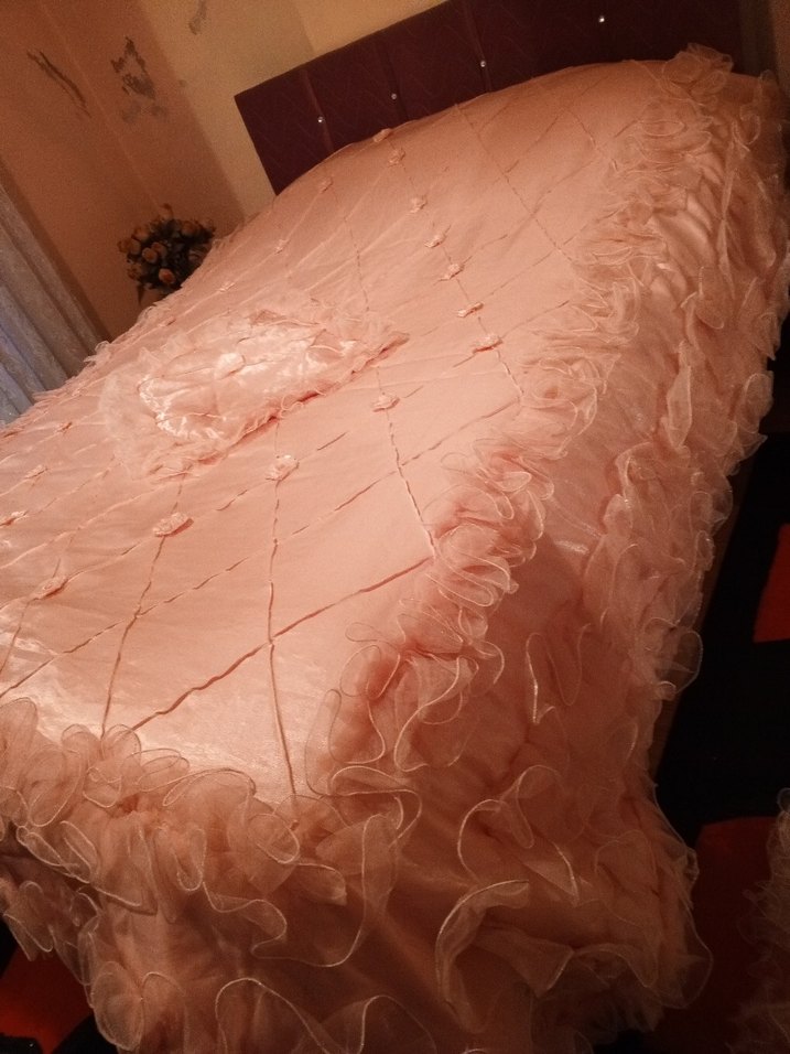 Nakışlı Pembe Yatak Örtüsü - Görsel 3