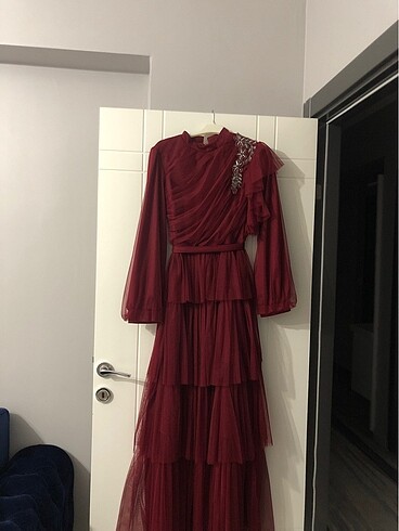 Gucci Bordo eteği kat kat tül tesettür abiye