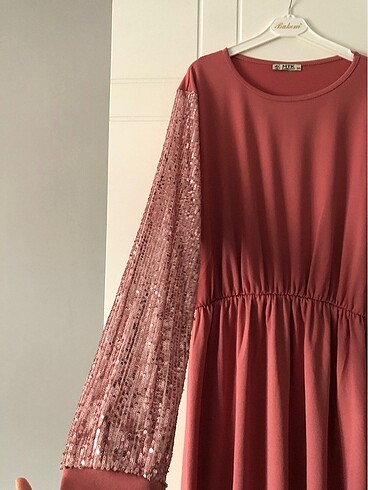 H&M Kolları pullu elbise
