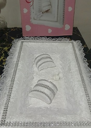 Henna Gelinlik Dantel Detaylı Beyaz nişan tepsisi
