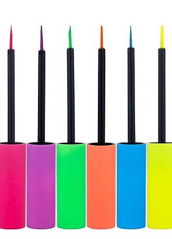 Neon renkli eyeliner 
