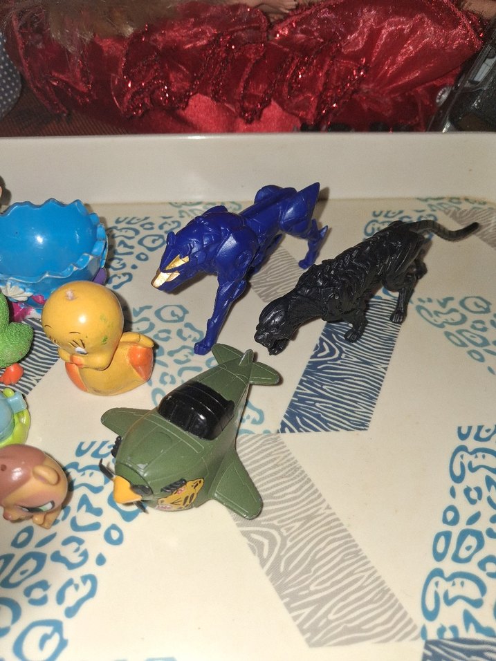 Renkli Çoklu Aksiyon Figürleri Seti - Görsel 4