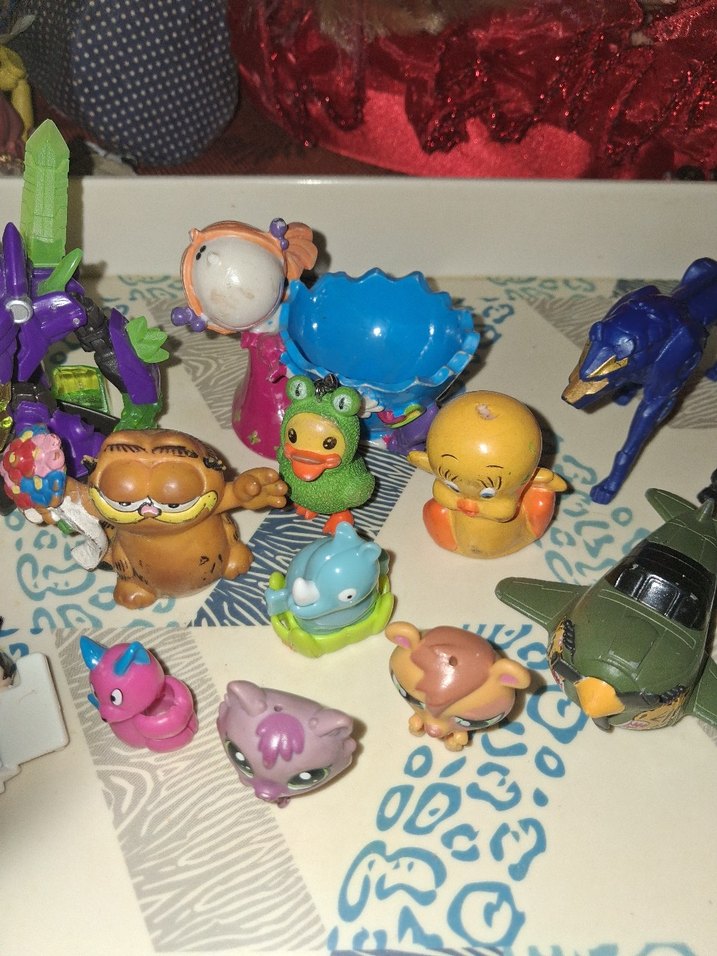 Renkli Çoklu Aksiyon Figürleri Seti - Görsel 3