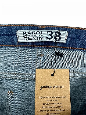 38 Beden mavi Renk Diğer Mini Şort %70 İndirimli.