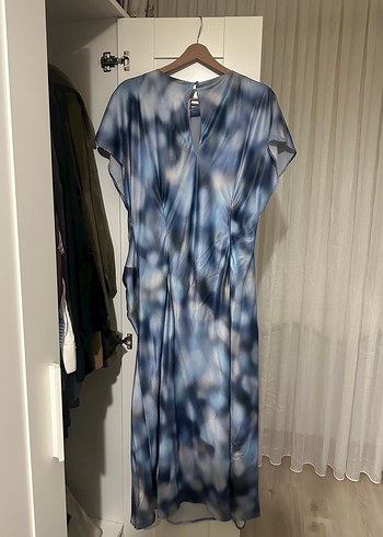 l Beden mavi Renk Zara Mavi Batik Desenli Midi Elbise