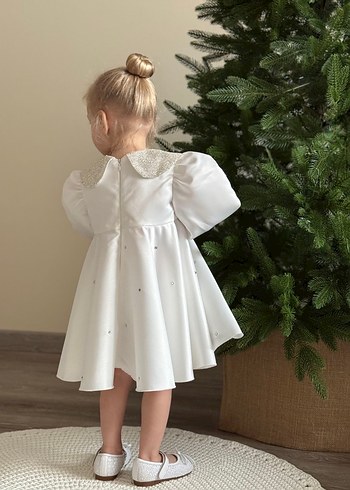 Beyaz Parlak Yakalı Kız Elbisesi - Görsel 3