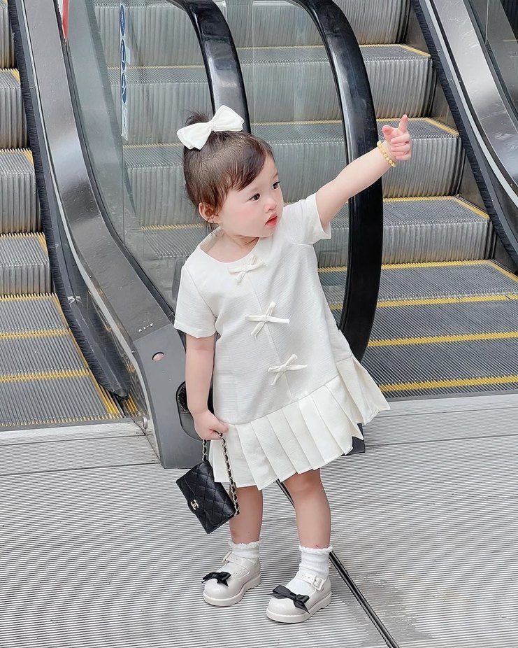 Kız Çocuk Beyaz Pilili Klasik Elbise - Görsel 2