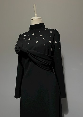 Drapeli Siyah Uzun Kollu Tesettür Abiye Elbise - Görsel 2