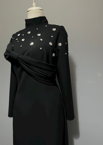 Drapeli Siyah Uzun Kollu Tesettür Abiye Elbise - Görsel 4