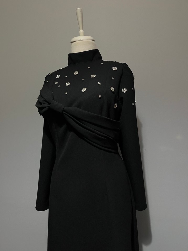 Drapeli Siyah Uzun Kollu Tesettür Abiye Elbise - Görsel 2