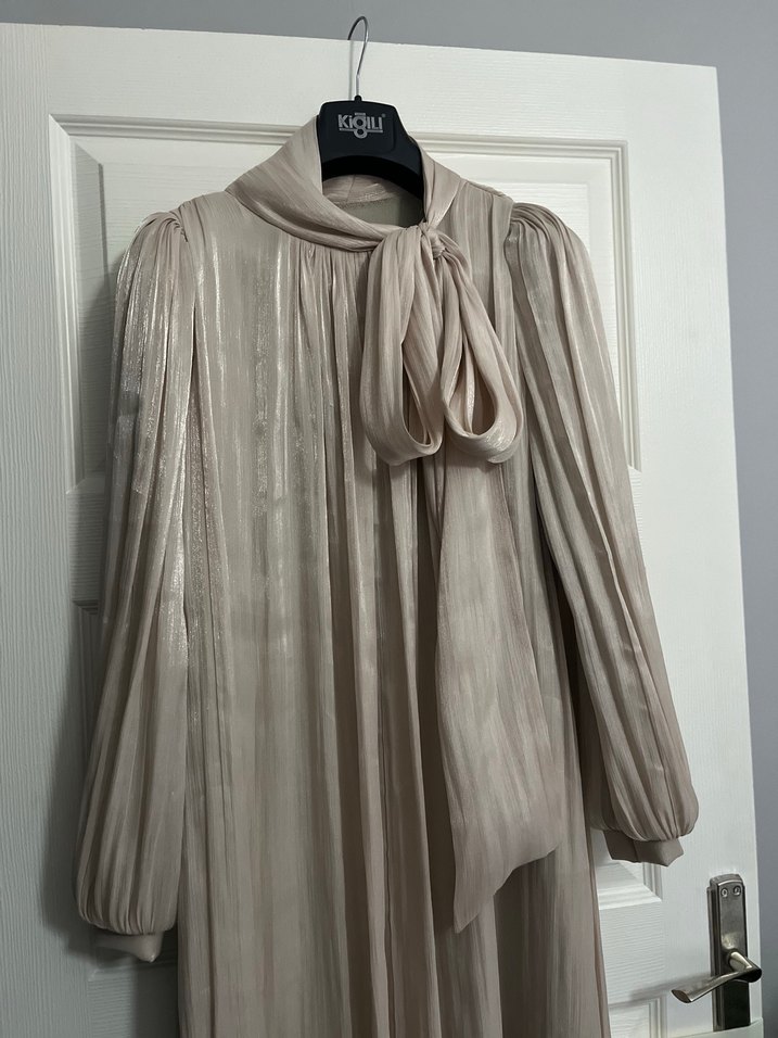 Bej Uzun janjan Elbise, Drapeli, Yüksek Yaka - Görsel 5