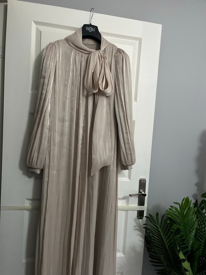 Bej Uzun janjan Elbise, Drapeli, Yüksek Yaka - Görsel 4