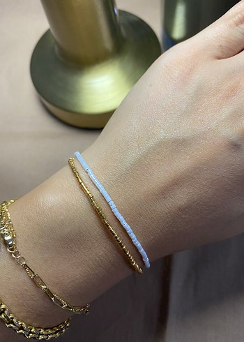 Gold ve beyaz miyuki bileklik - Görsel 3