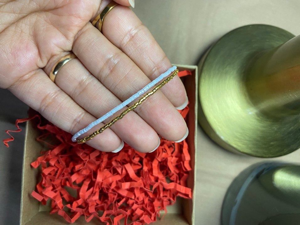 Gold ve beyaz miyuki bileklik - Görsel 4