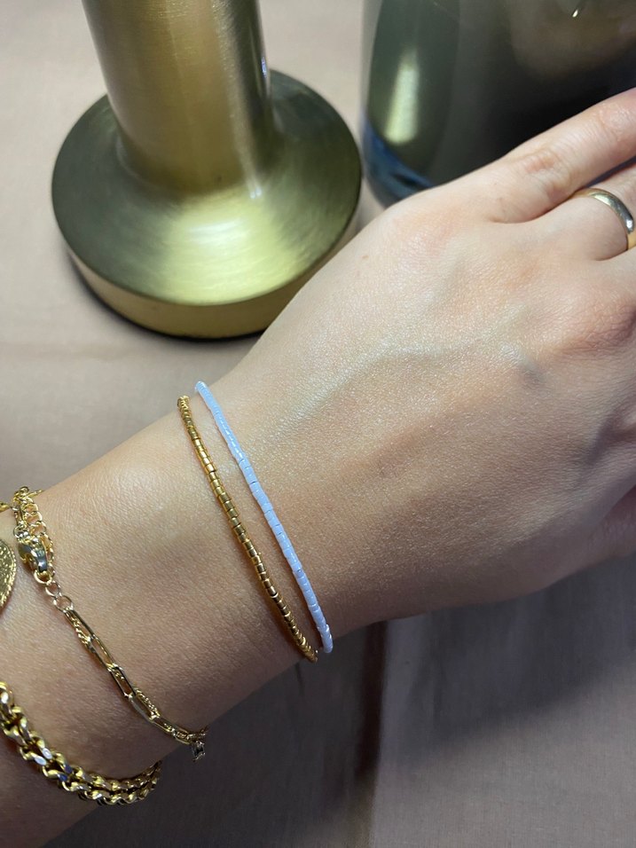 Gold ve beyaz miyuki bileklik - Görsel 2