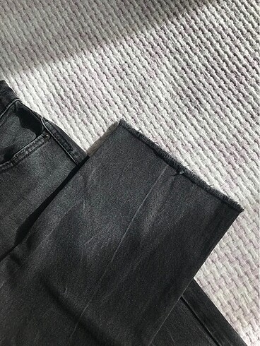 34 Beden siyah Renk Stradivarius düz kesim jean