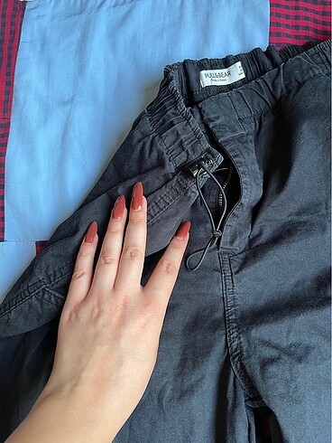 l Beden Pull and bear paraşüt pantolon