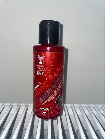 Manic panic saç boyası