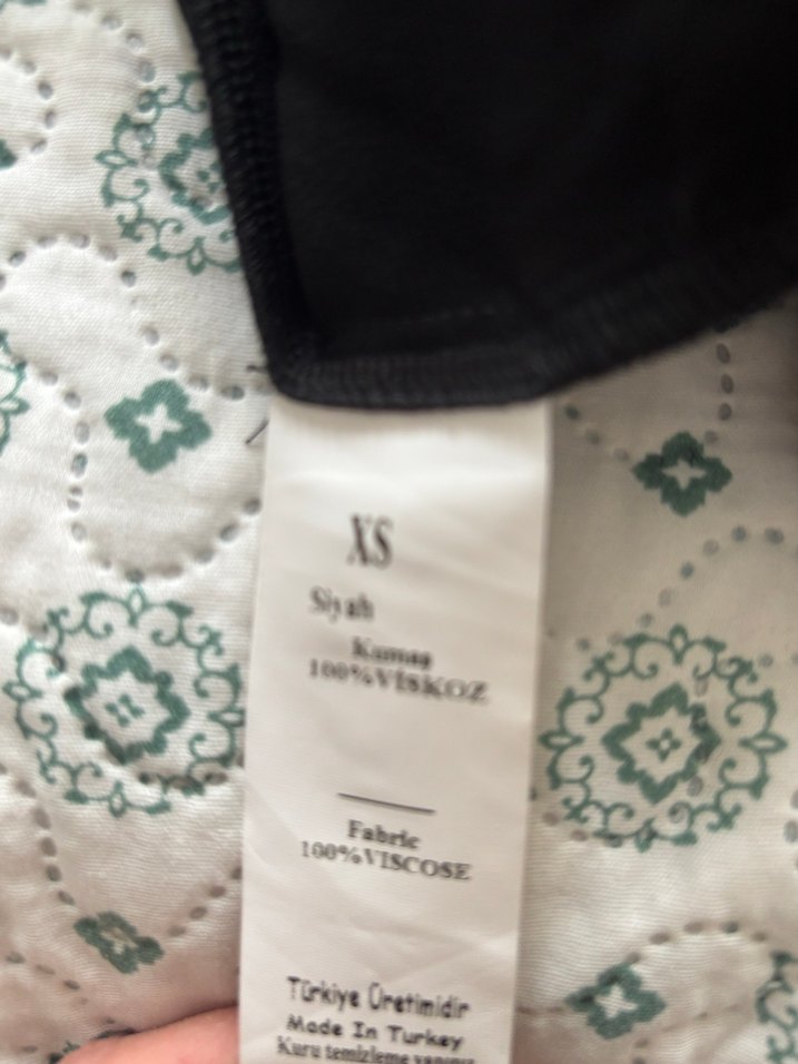 Siyah Salaş Mini Deri Şort - Görsel 3