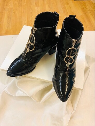 Nine West ANAHTARLI TASARIM BOT-RUGAN 38