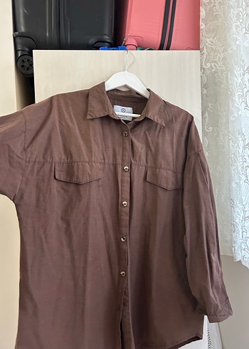 Düğmeli Kahverengi Keten Kadın Gömlek - Görsel 3