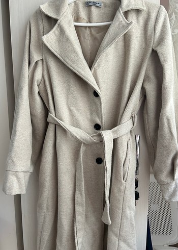 Bej Uzun Düğmeli Kadın Kaban - Görsel 4