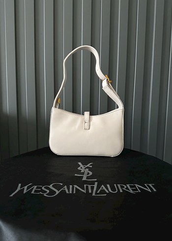 Yves Saint Laurent Yves Saint Laurent Beyaz Deri Omuz Çantası