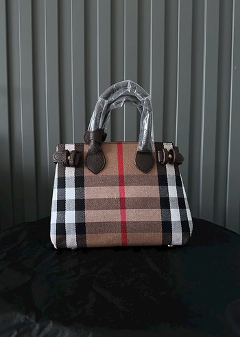 Burberry Kahverengi Deri Tokalı Kadın Çantası