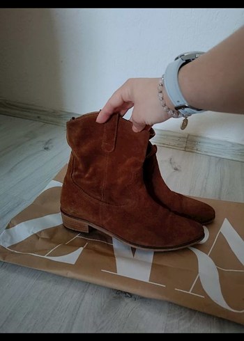 Kahverengi Süet Kadın Bot
