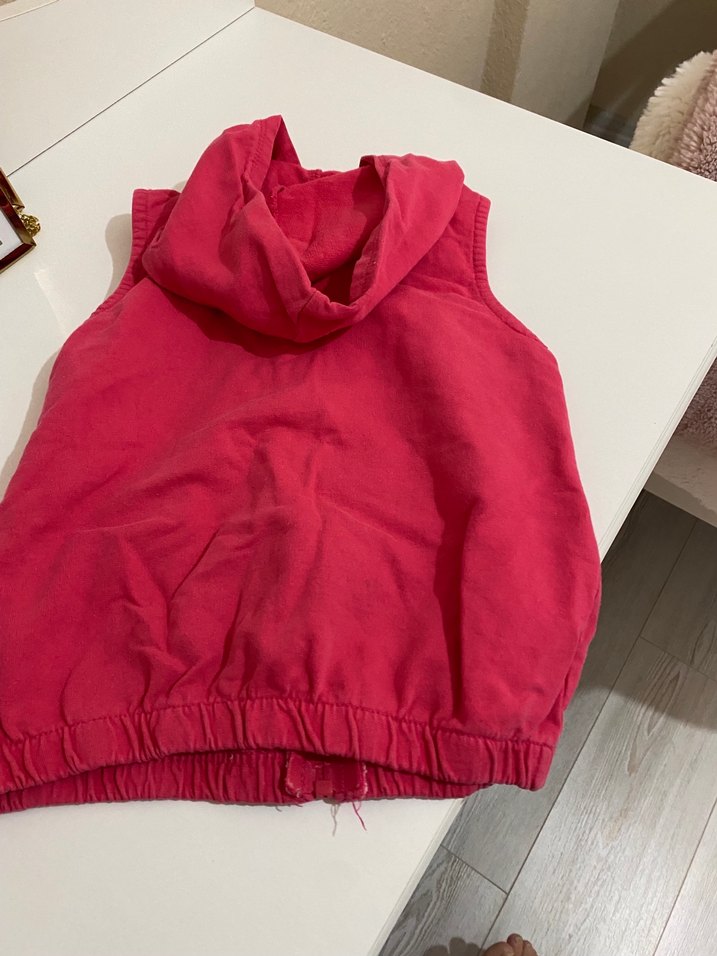 Kız Çocuk Kapüşonlu Kırmızı Fermuarlı Yelek - Görsel 2