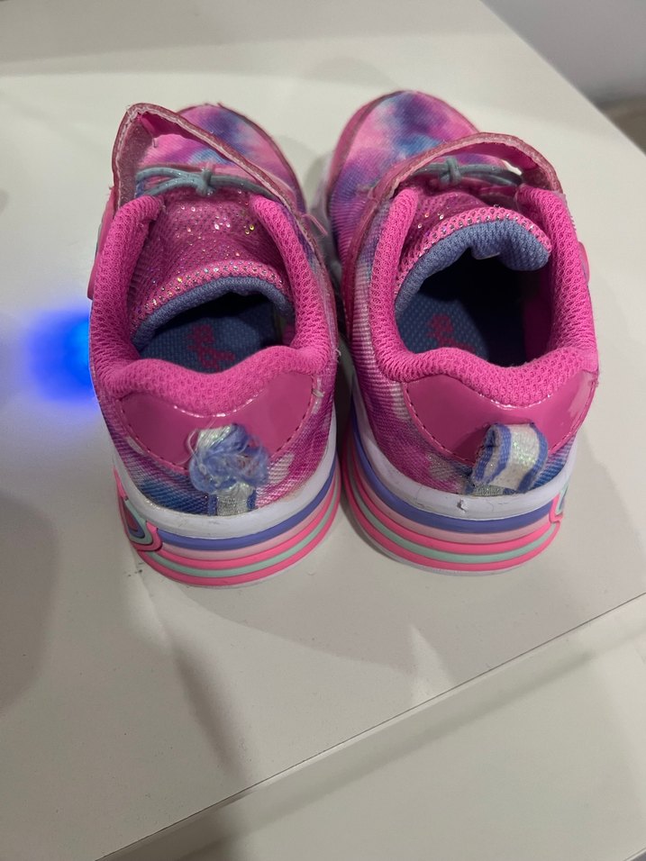 Kız Çocukları için Pembe Batik Desenli Spor Ayakkabı - Görsel 3