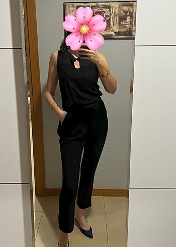 Siyah Yüksek Yakalı Kolsuz Tulum - Görsel 2