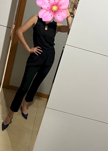 Siyah Yüksek Yakalı Kolsuz Tulum - Görsel 4