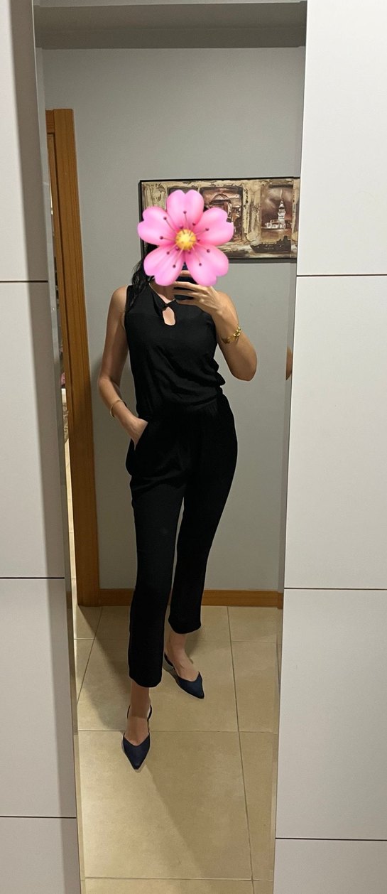 Siyah Yüksek Yakalı Kolsuz Tulum - Görsel 2