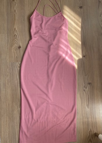 Pembe Uzun İnce Askılı Elbise