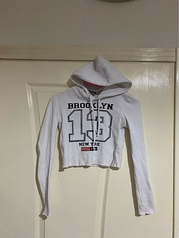 Ambar marka kapüşonlu beyaz crop bluz sweatshirt
